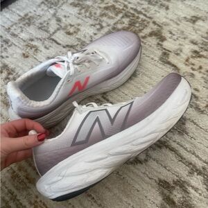 New Balance me s  White and Gray Sneakers